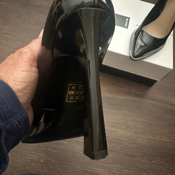 Aldo Glossy Black Heels - Picture 6 of 6